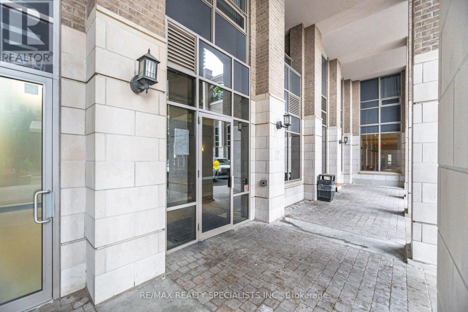 406 - 388 Prince Of Wales Drive, Mississauga, Ontario  L5B 0A1 - Photo 2 - W13806250