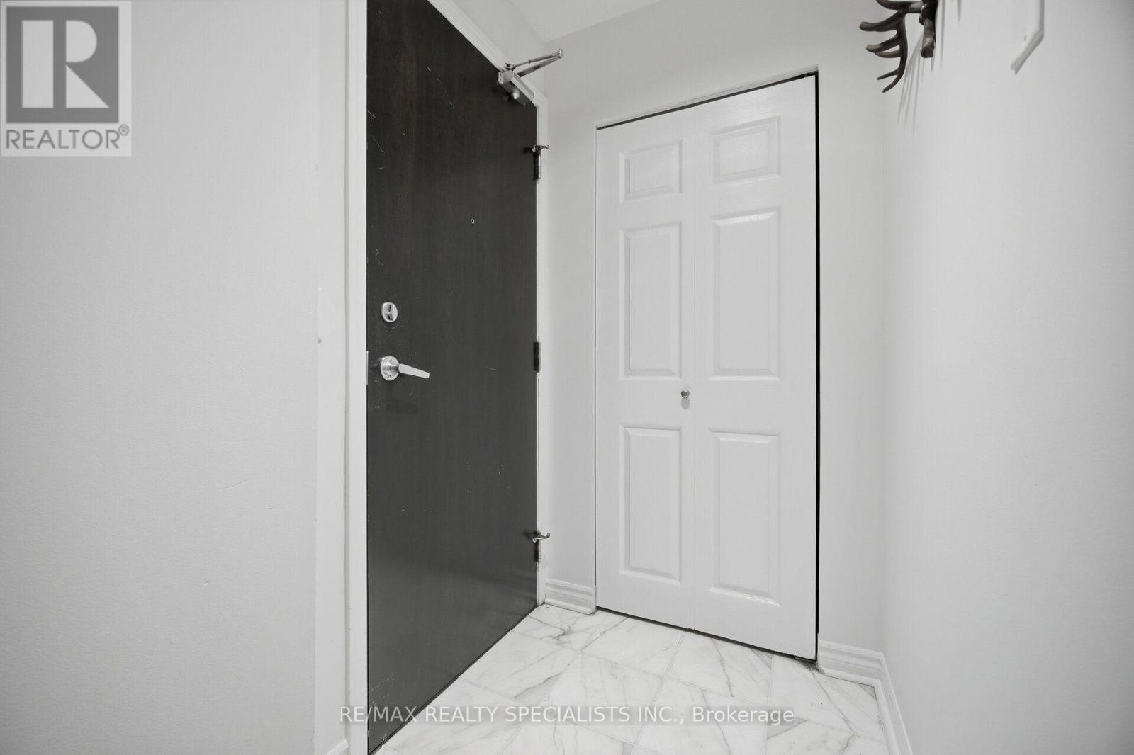 406 - 388 Prince Of Wales Drive, Mississauga, Ontario  L5B 0A1 - Photo 6 - W13806250