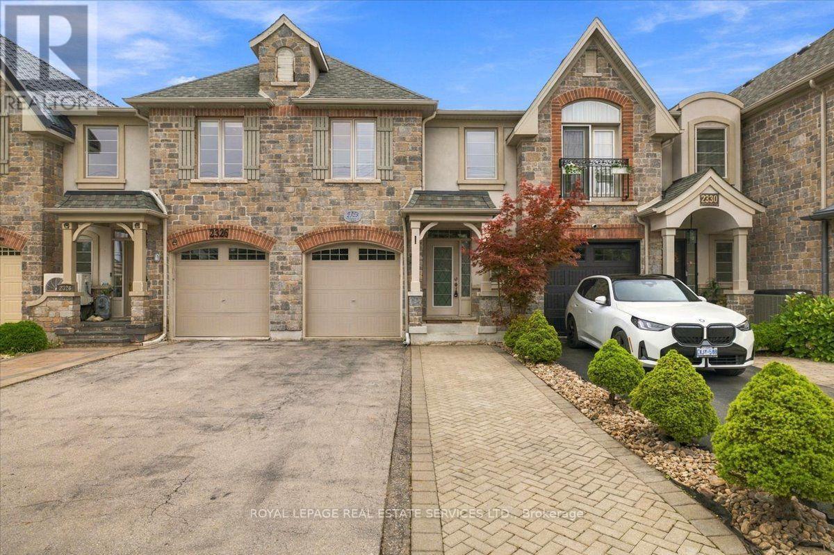 2328 WHISTLING SPRINGS CRESCENT, Oakville, Ontario
