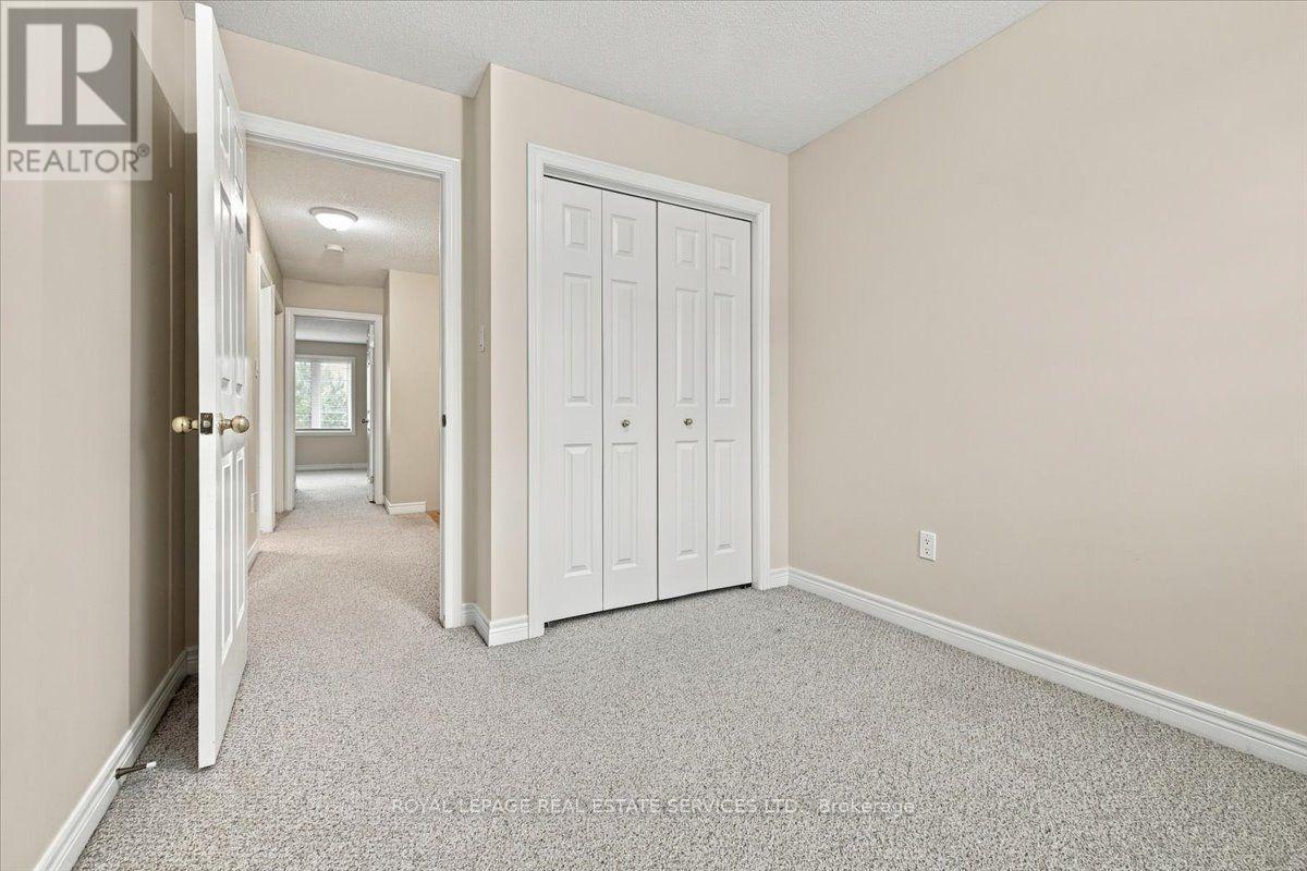 2328 Whistling Springs Crescent, Oakville, Ontario  L6M 0C5 - Photo 17 - W13806262