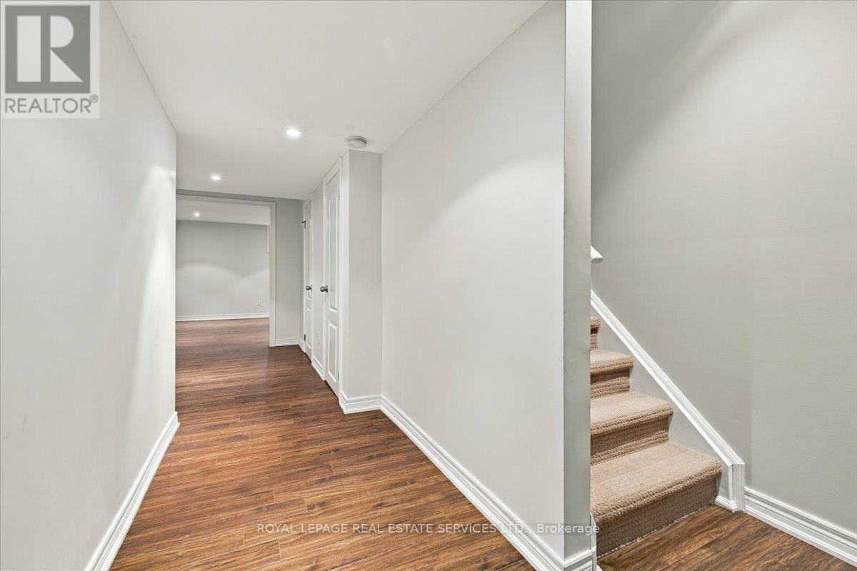 2328 Whistling Springs Crescent, Oakville, Ontario  L6M 0C5 - Photo 19 - W13806262