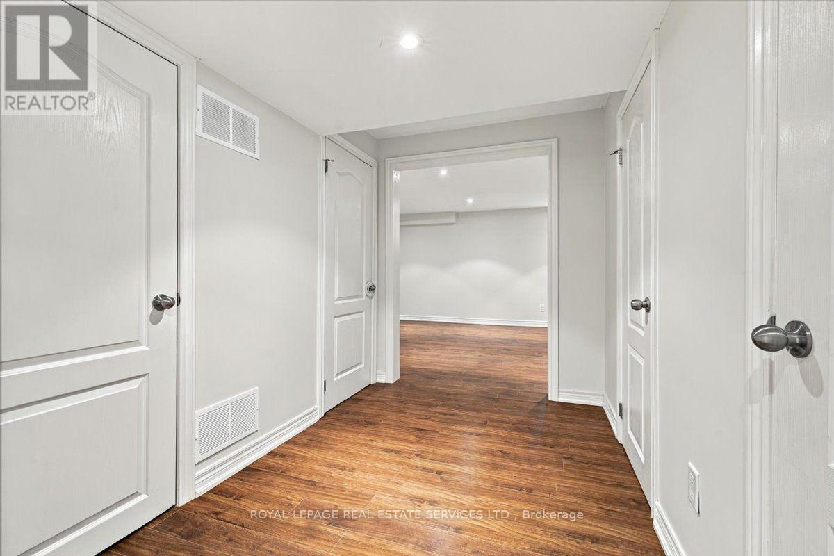 2328 Whistling Springs Crescent, Oakville, Ontario  L6M 0C5 - Photo 20 - W13806262