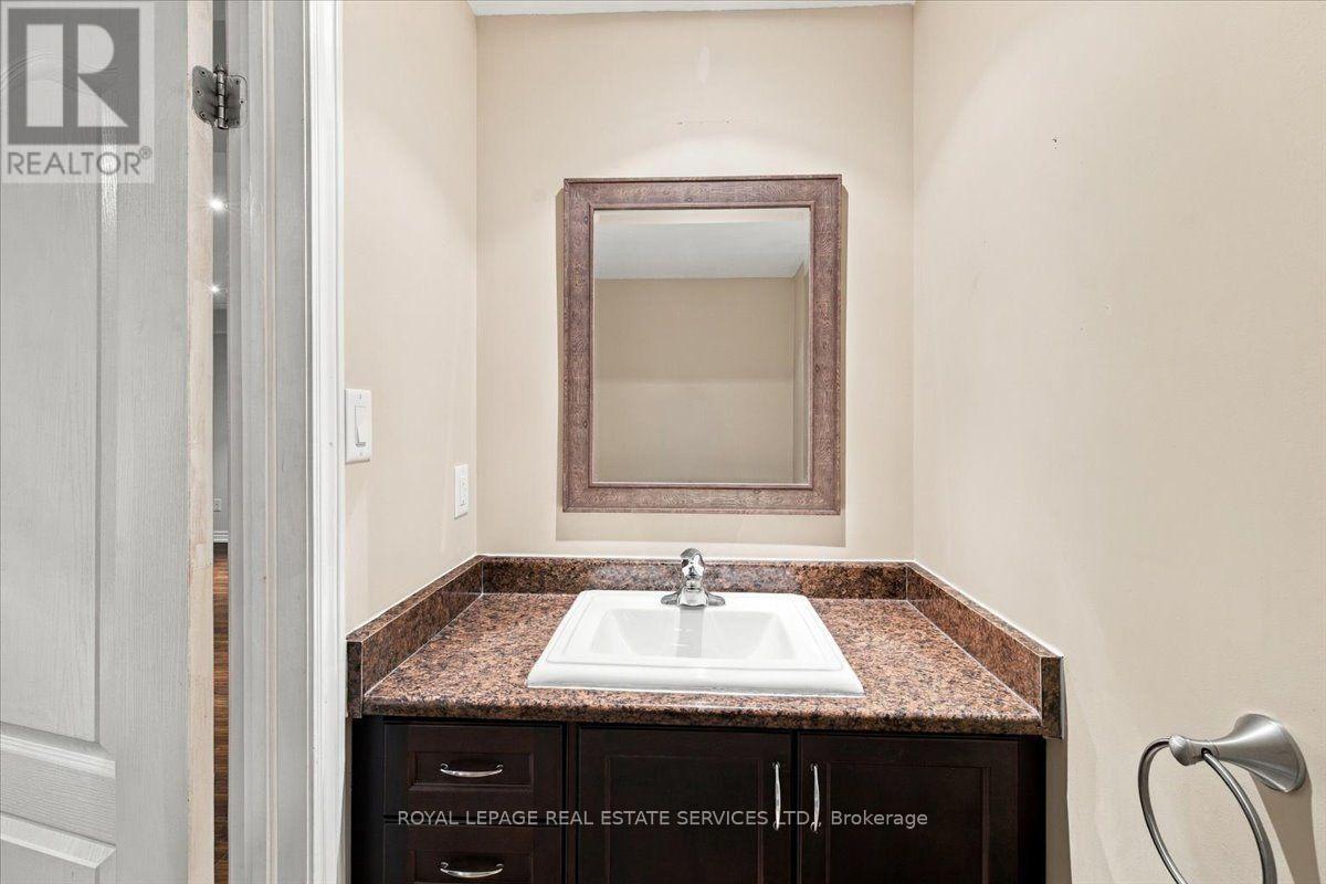 2328 Whistling Springs Crescent, Oakville, Ontario  L6M 0C5 - Photo 24 - W13806262
