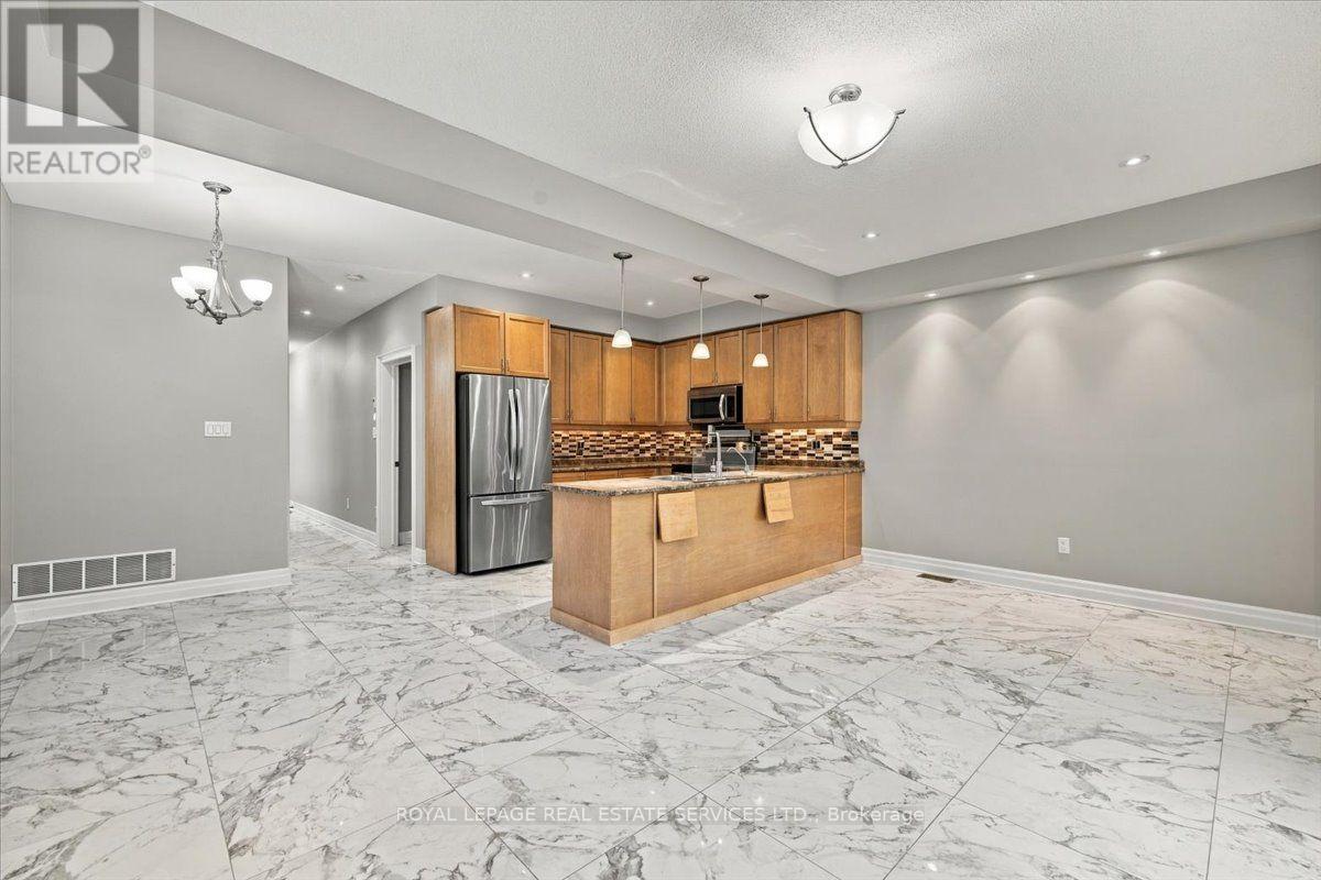 2328 Whistling Springs Crescent, Oakville, Ontario  L6M 0C5 - Photo 6 - W13806262