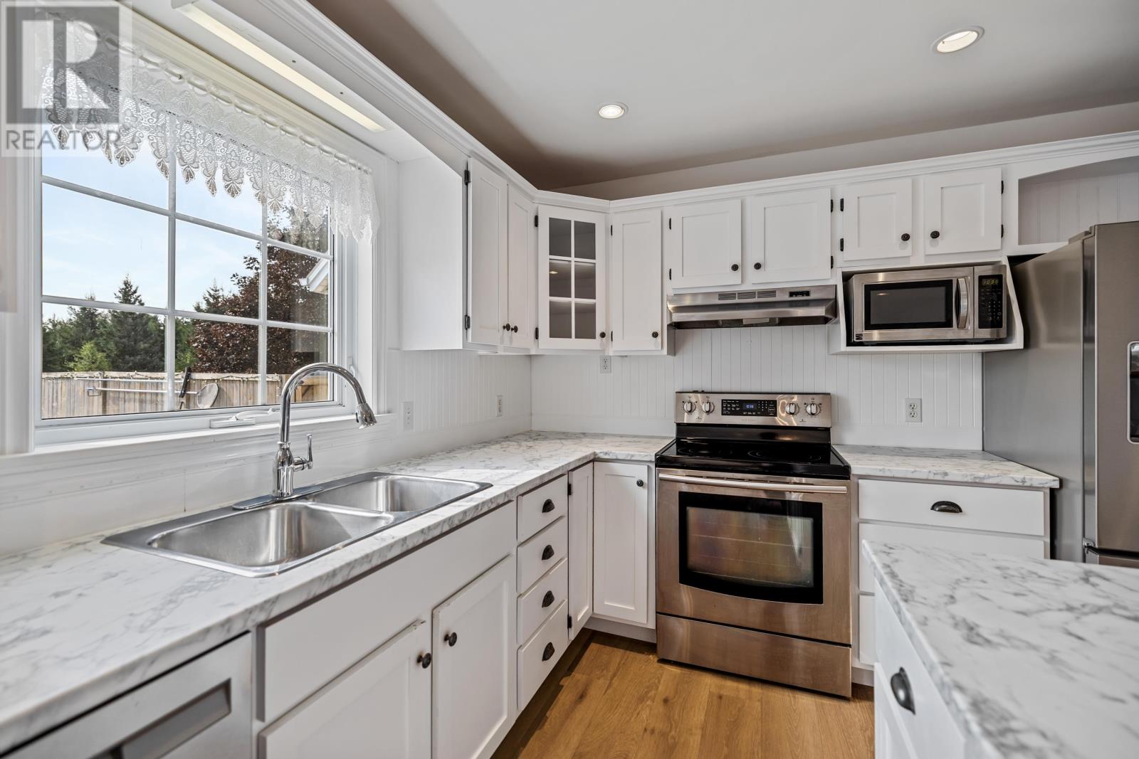 10 Jake Drive, Cornwall, Prince Edward Island  C0A 1H4 - Photo 13 - 202623860