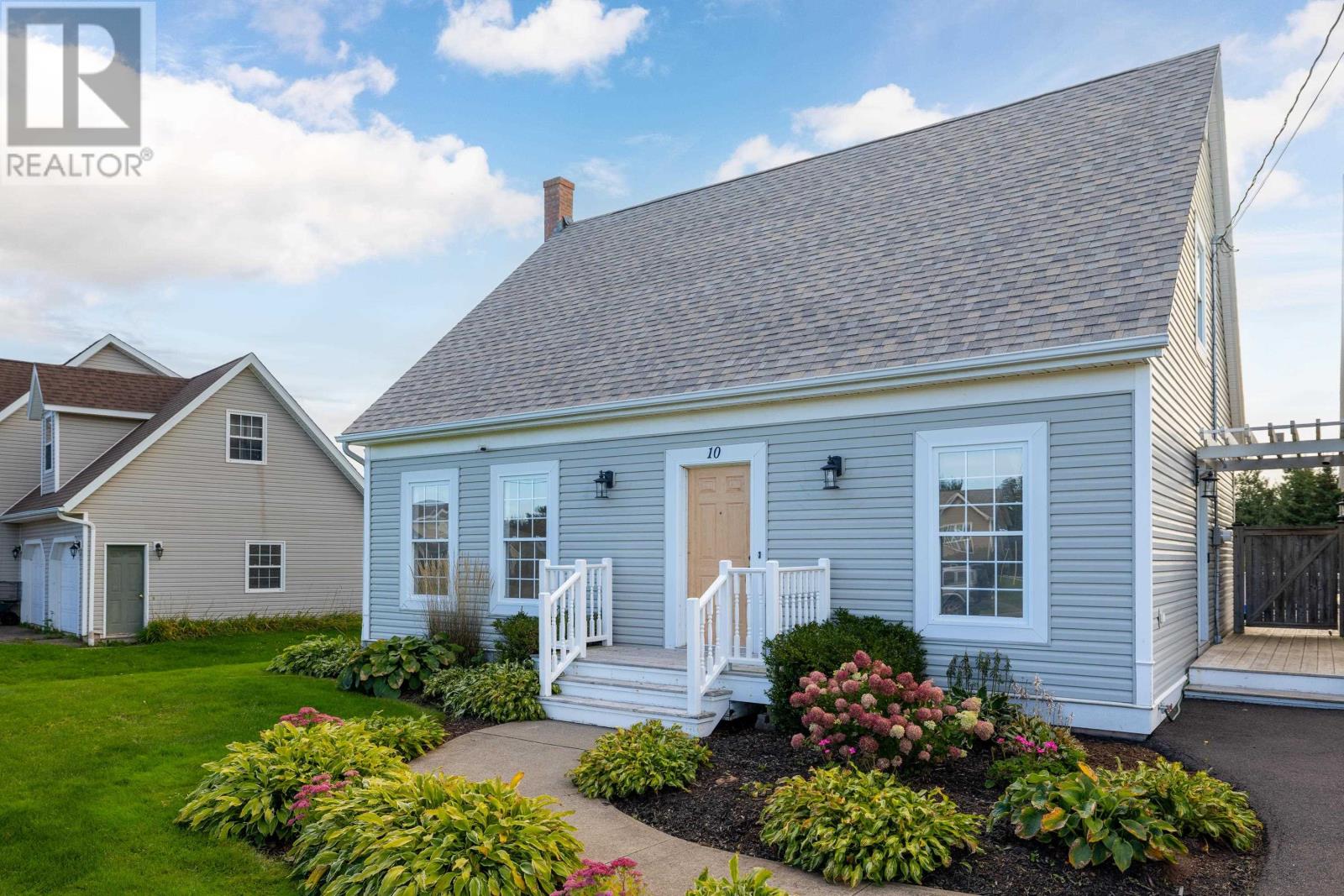 10 Jake Drive, Cornwall, Prince Edward Island  C0A 1H4 - Photo 5 - 202623860