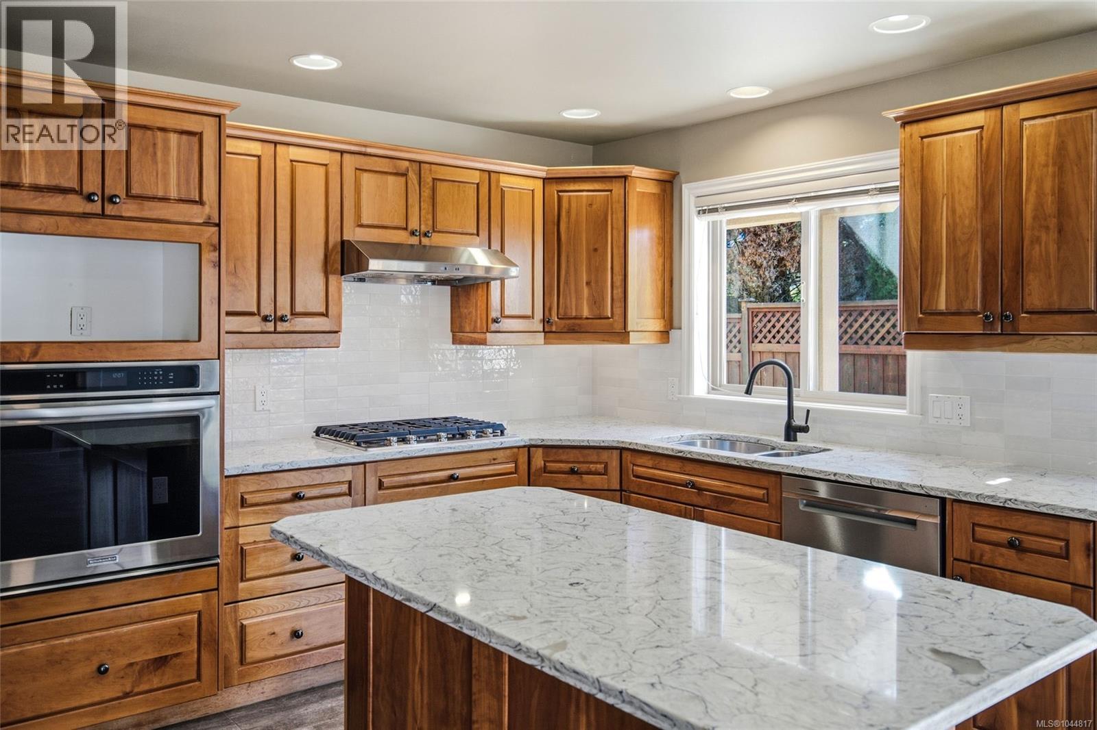 For Sale: 1096 Aery View Way, Parksville, ON | 4 Bed, 3 Bath House for $295,000. See 26 photos!
