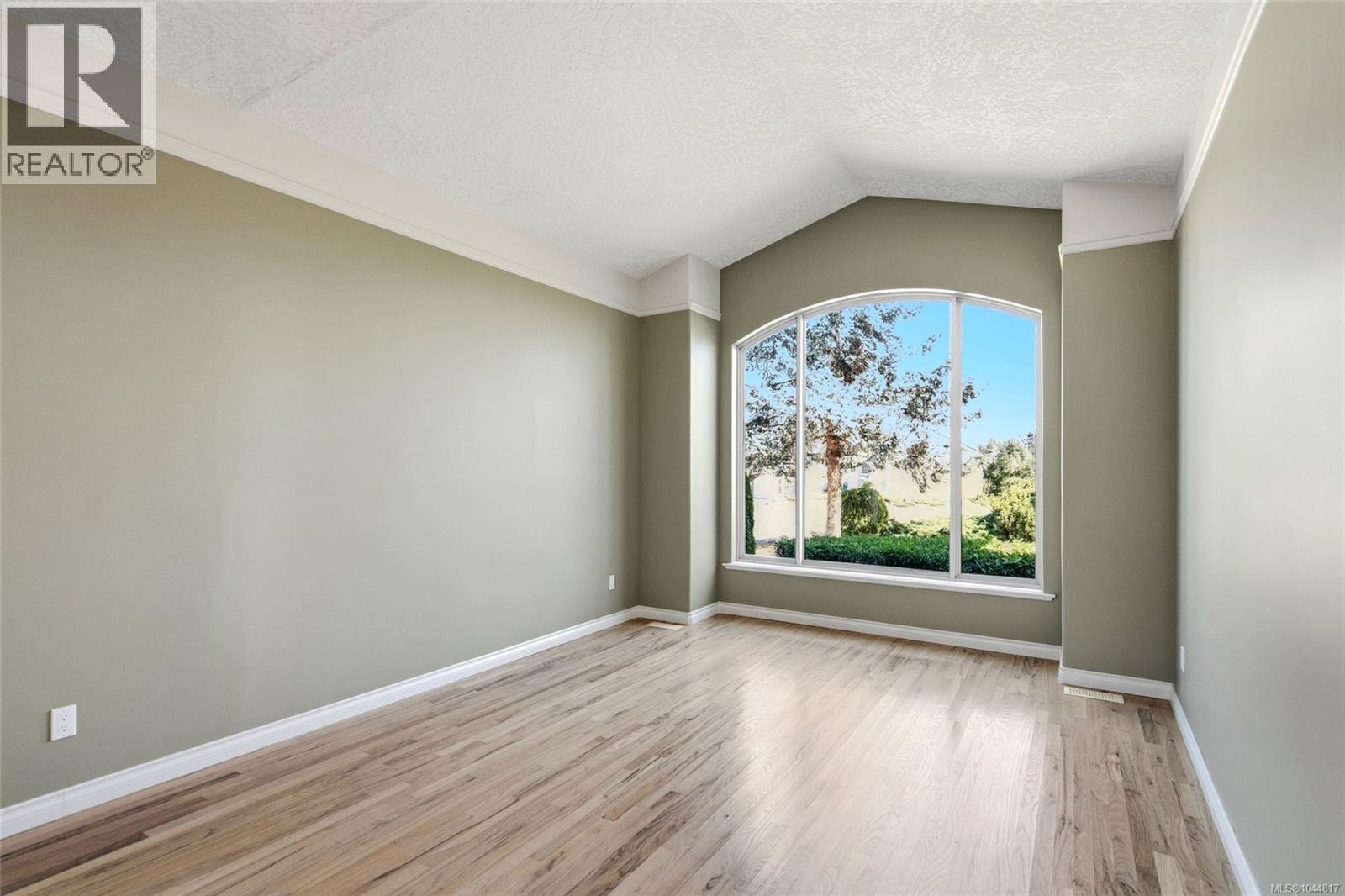 For Sale: 1096 Aery View Way, Parksville, ON | 4 Bed, 3 Bath House for $295,000. See 26 photos!