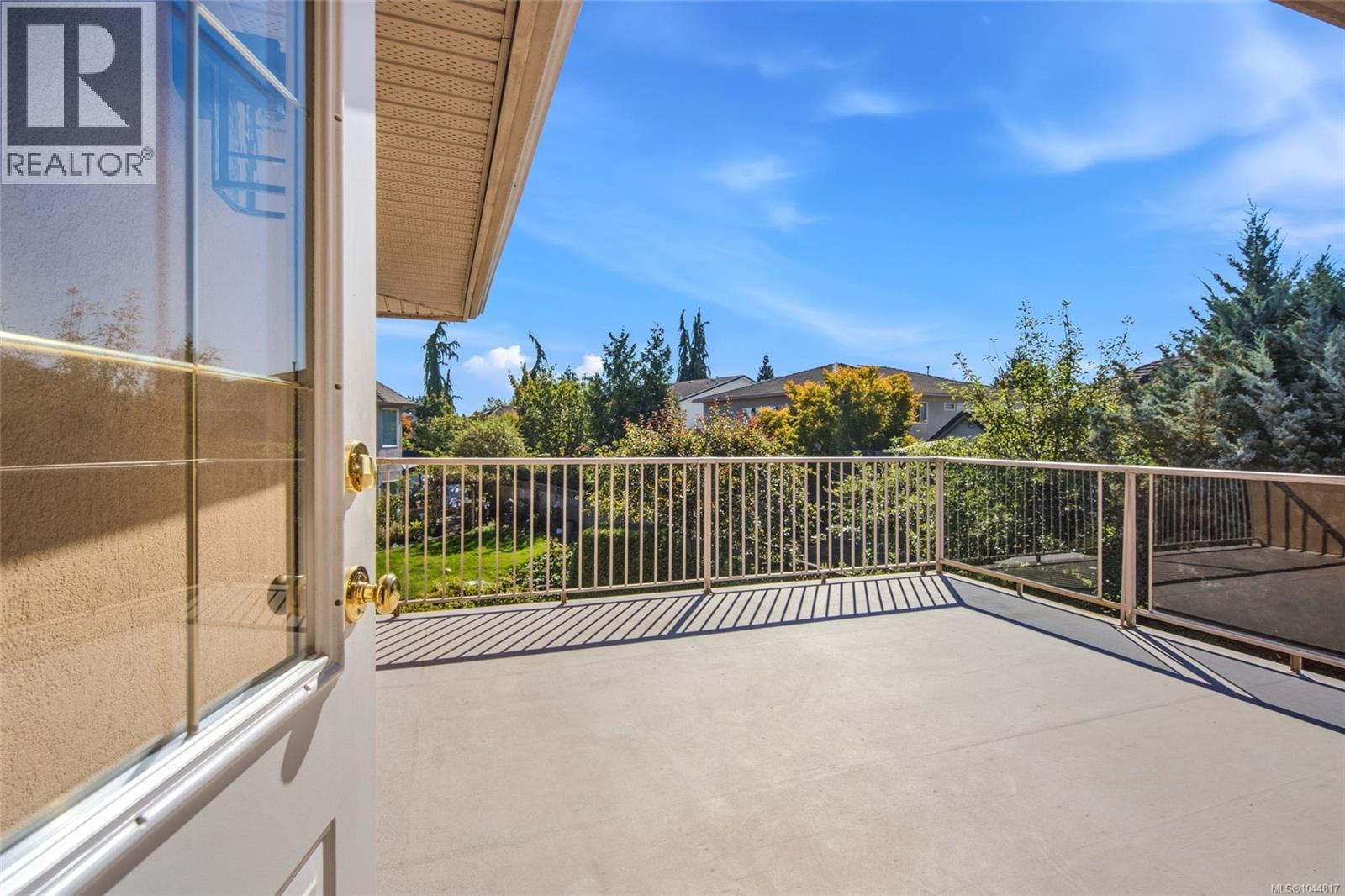 For Sale: 1096 Aery View Way, Parksville, ON | 4 Bed, 3 Bath House for $295,000. See 26 photos!
