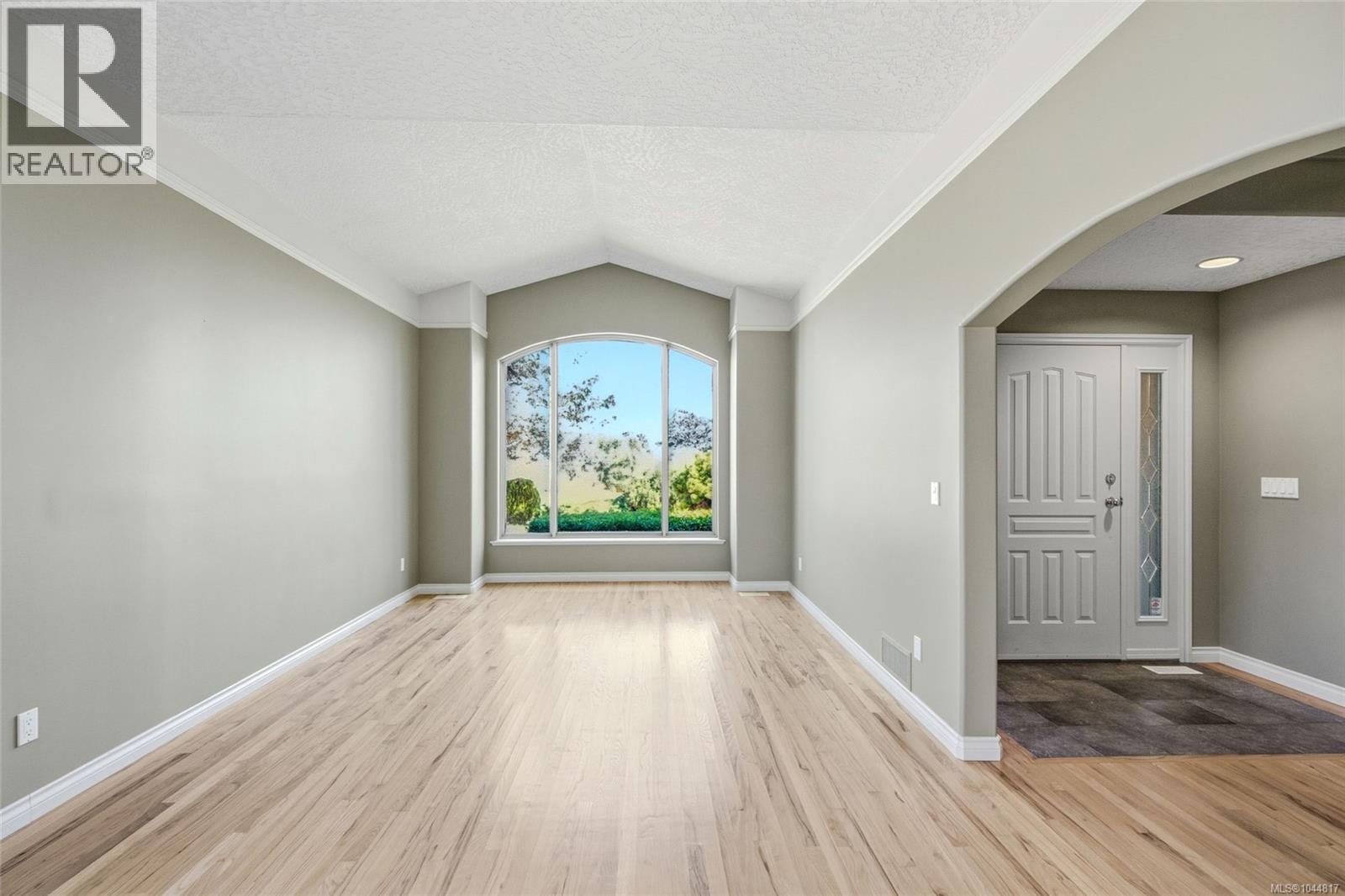 For Sale: 1096 Aery View Way, Parksville, ON | 4 Bed, 3 Bath House for $295,000. See 26 photos!