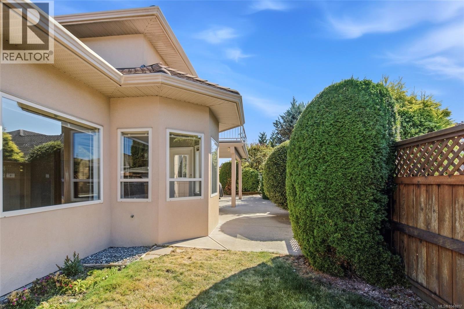 For Sale: 1096 Aery View Way, Parksville, ON | 4 Bed, 3 Bath House for $295,000. See 26 photos!