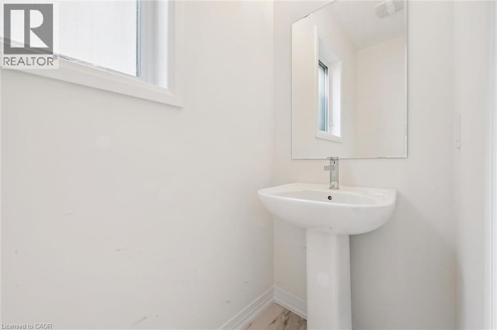 451 Benninger Street, Kitchener, Ontario  N2E 0J8 - Photo 15 - 40856441