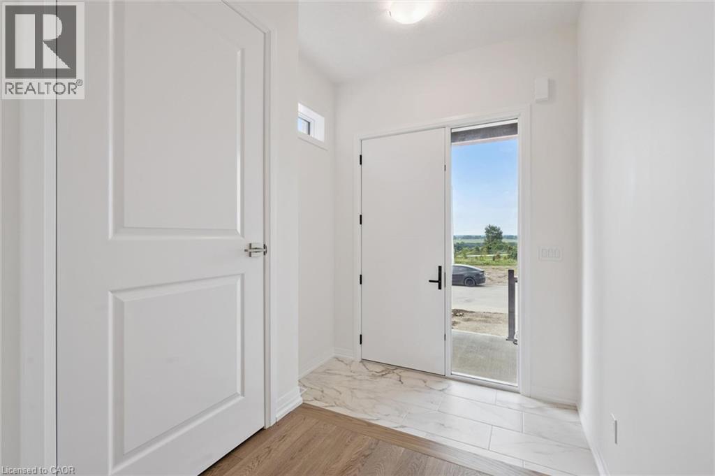 451 Benninger Street, Kitchener, Ontario  N2E 0J8 - Photo 5 - 40856441
