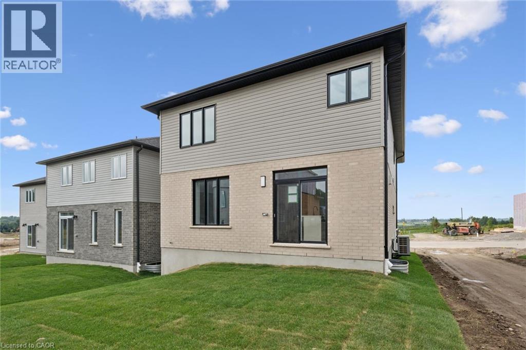 451 Benninger Street, Kitchener, Ontario  N2E 0J8 - Photo 33 - 40856441