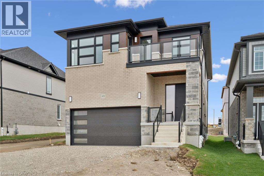 451 Benninger Street, Kitchener, Ontario  N2E 0J8 - Photo 2 - 40856441