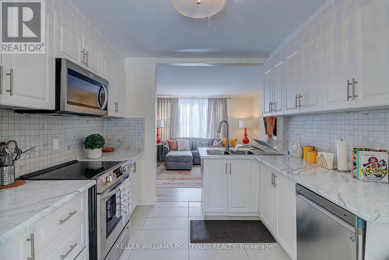 5 Bellefontaine Street, Toronto, Ontario  M1S 1J6 - Photo 11 - E13800384