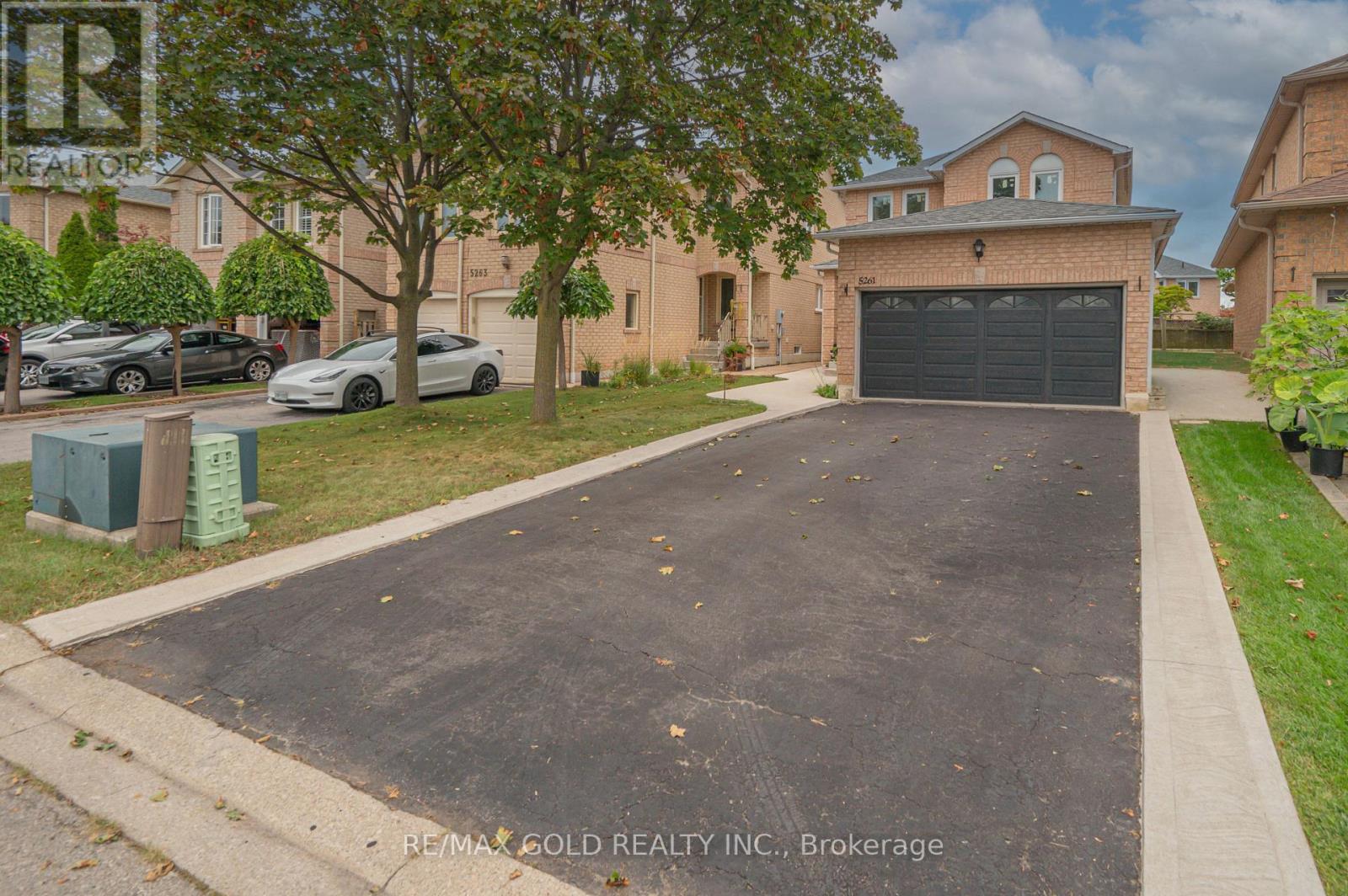 5261 River Forest Court, Mississauga, Ontario  L5V 2C7 - Photo 3 - W13804406