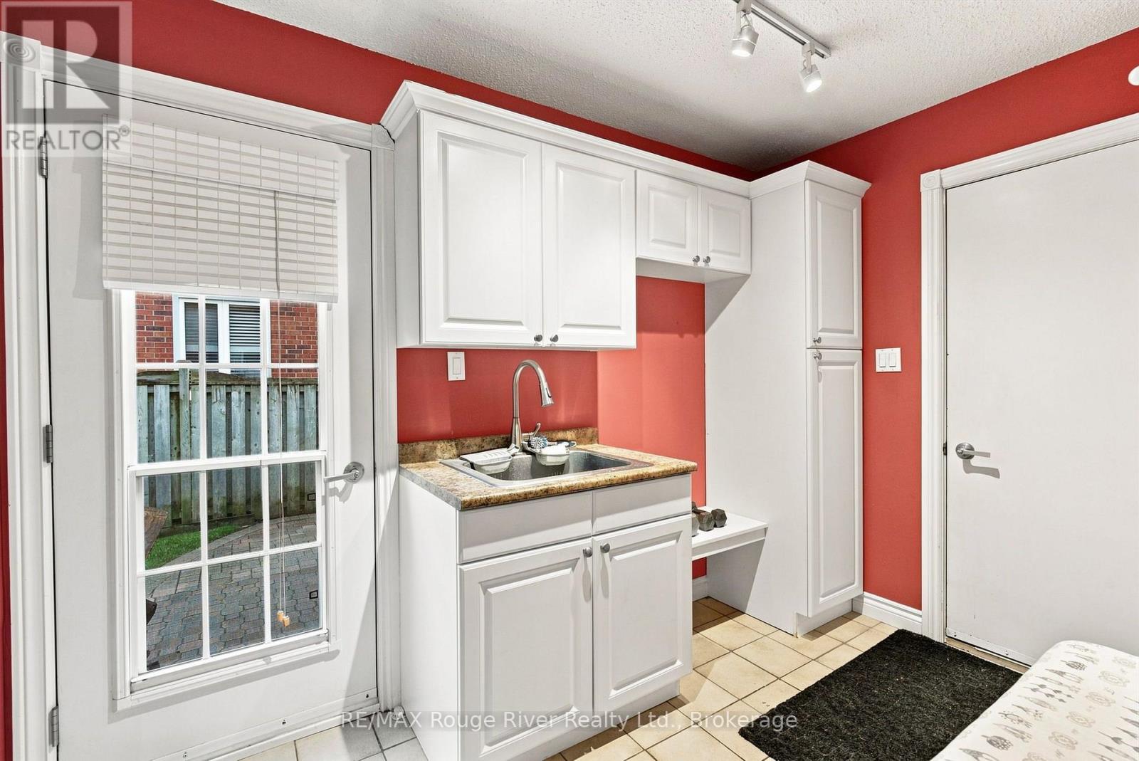 7 Lyndhurst Crescent, Whitby, Ontario  L1R 1E4 - Photo 18 - E13804584