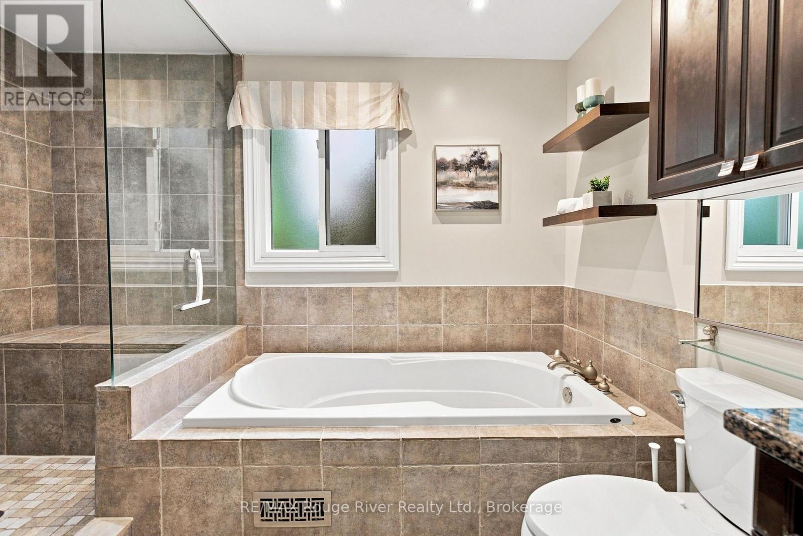 7 Lyndhurst Crescent, Whitby, Ontario  L1R 1E4 - Photo 23 - E13804584