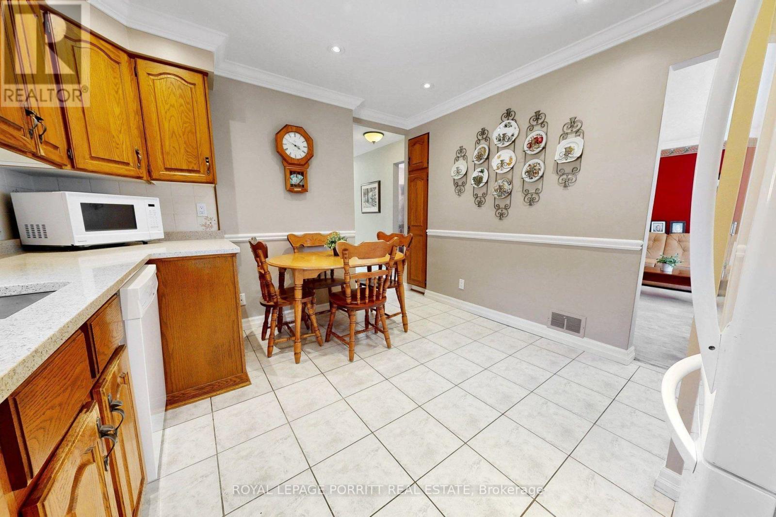 247 Hallmark Avenue, Toronto, Ontario  M8W 4L3 - Photo 5 - W13806298