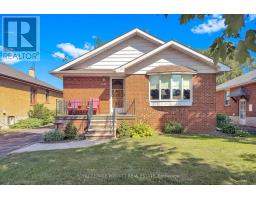 247 HALLMARK AVENUE, Toronto, Ontario