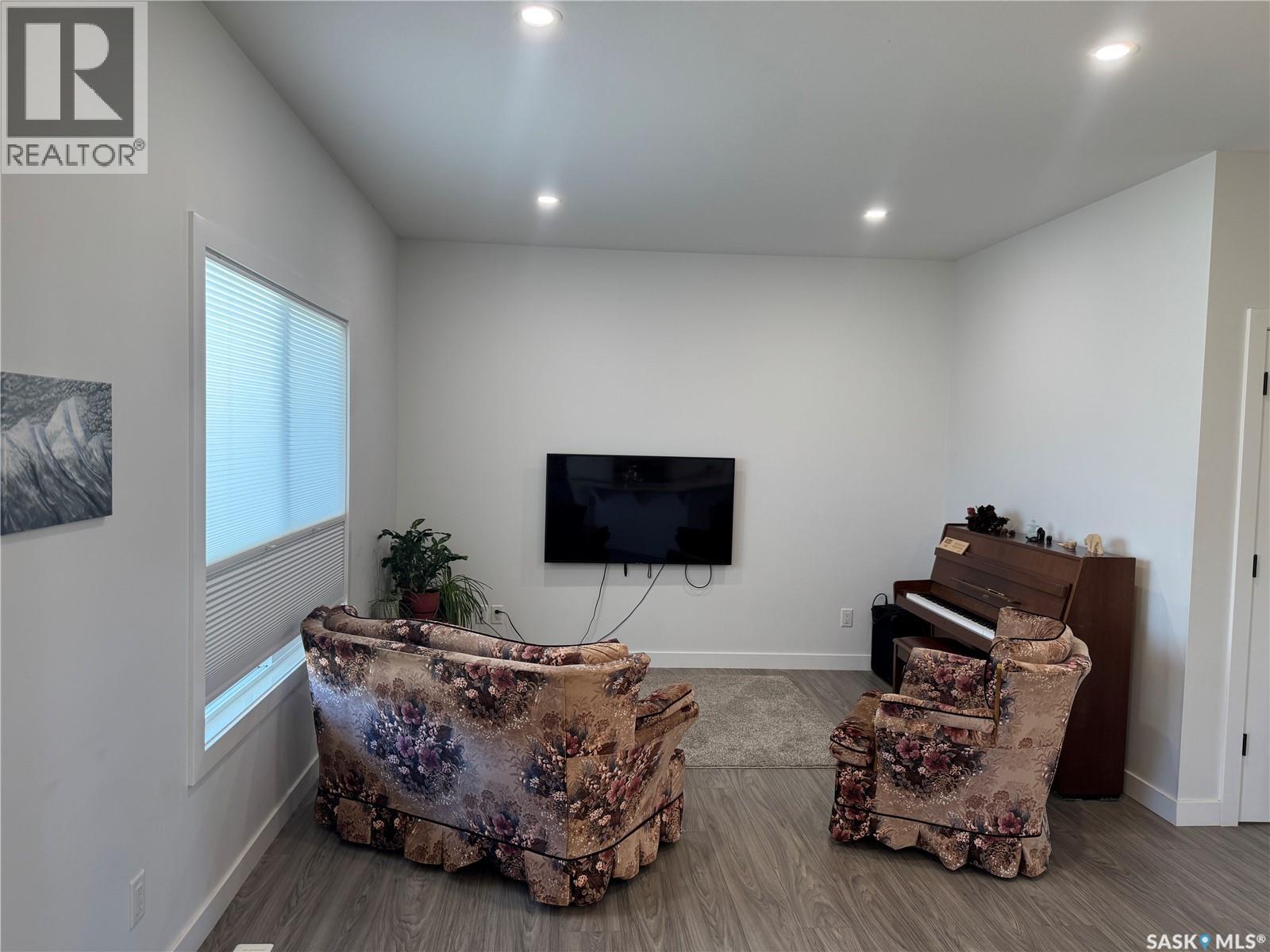 160 Echo LANE photo 12