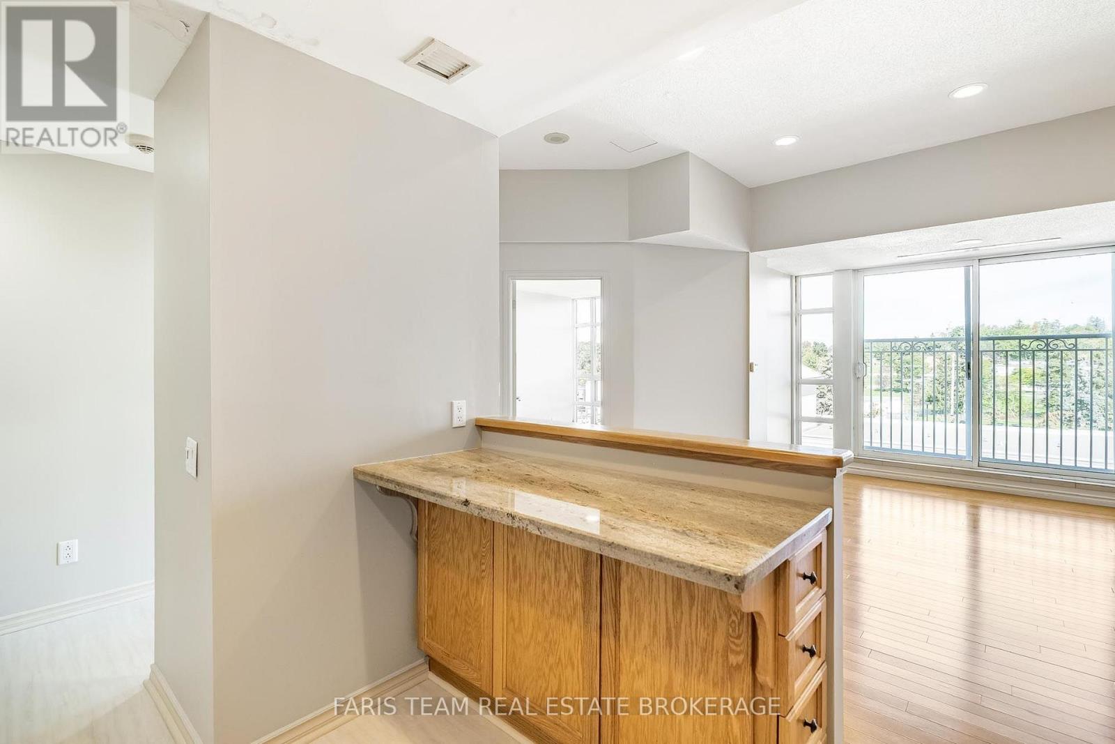 82 - 74 Ross Street, Barrie, Ontario  L4N 1G3 - Photo 12 - S13654082
