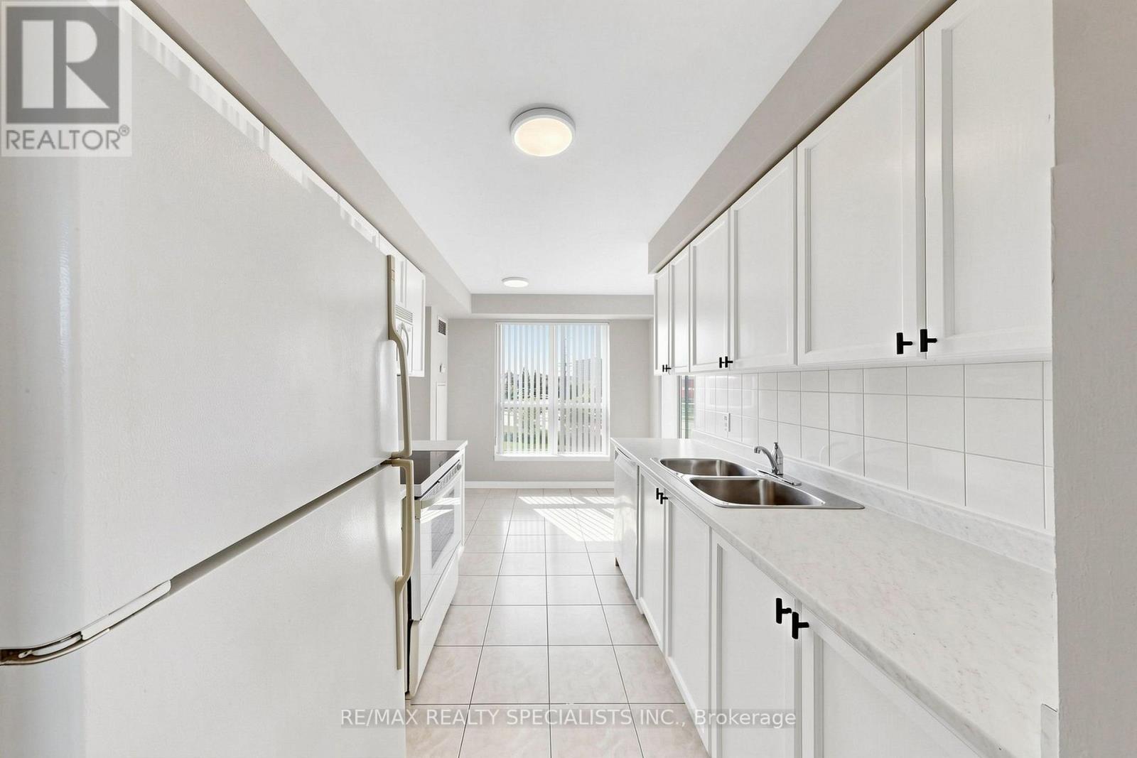 303 - 4879 Kimbermount Avenue, Mississauga, Ontario  L5M 7R8 - Photo 12 - W13635396