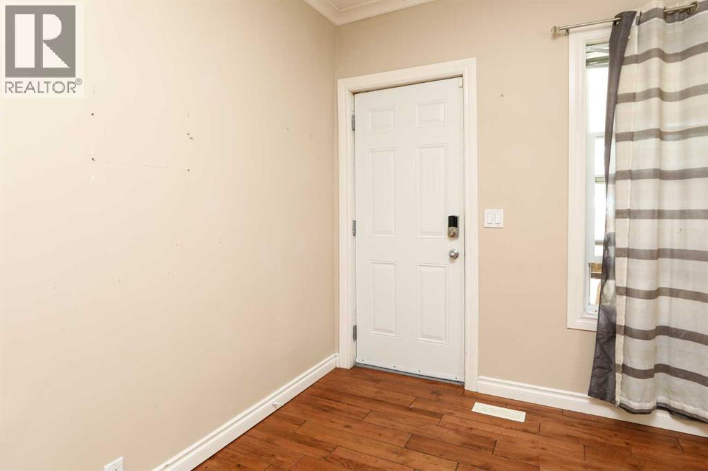 540 12 Street S, Lethbridge, Alberta  T1J 2R7 - Photo 3 - A2345147