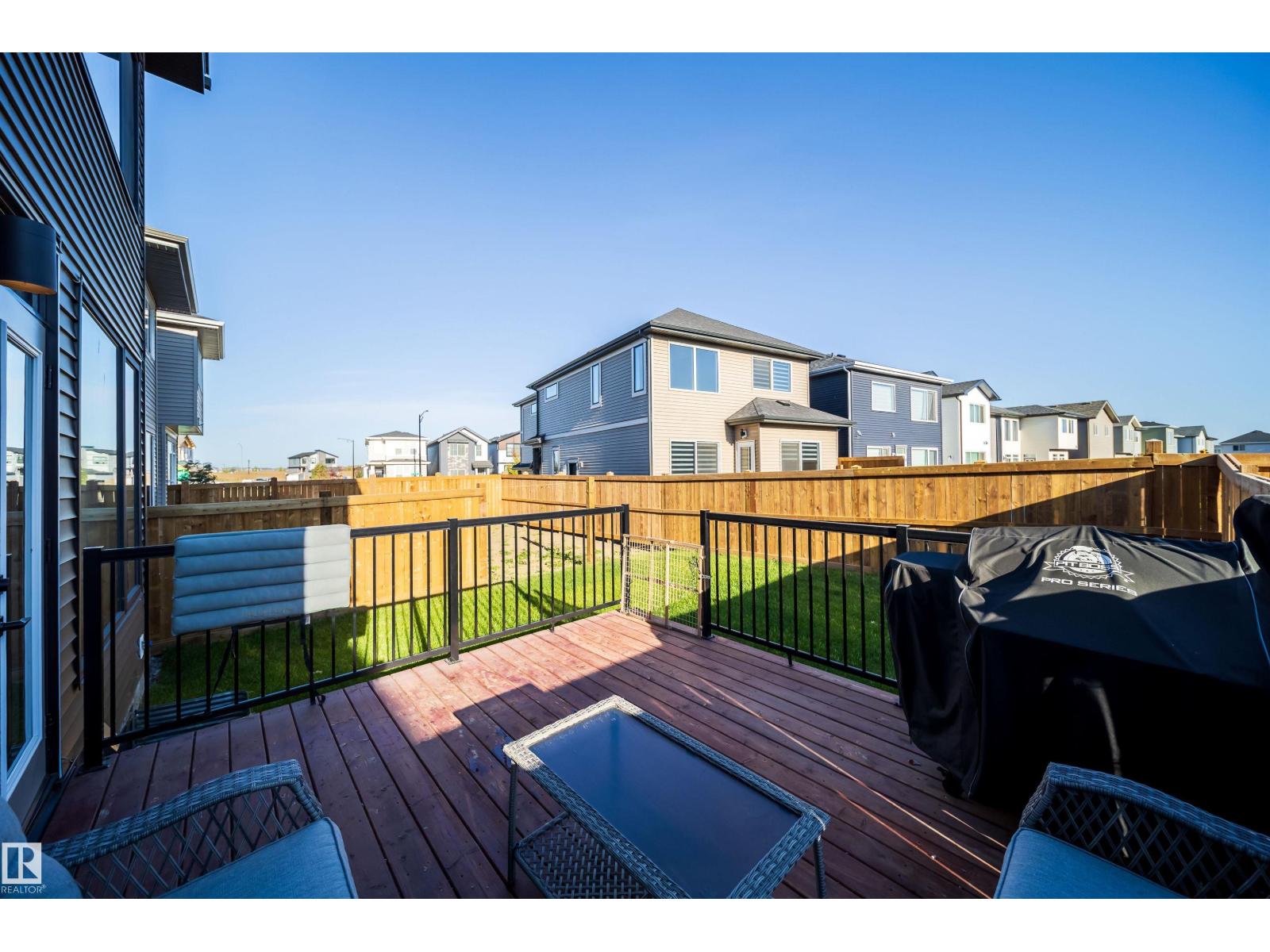 15844 25 AV SW