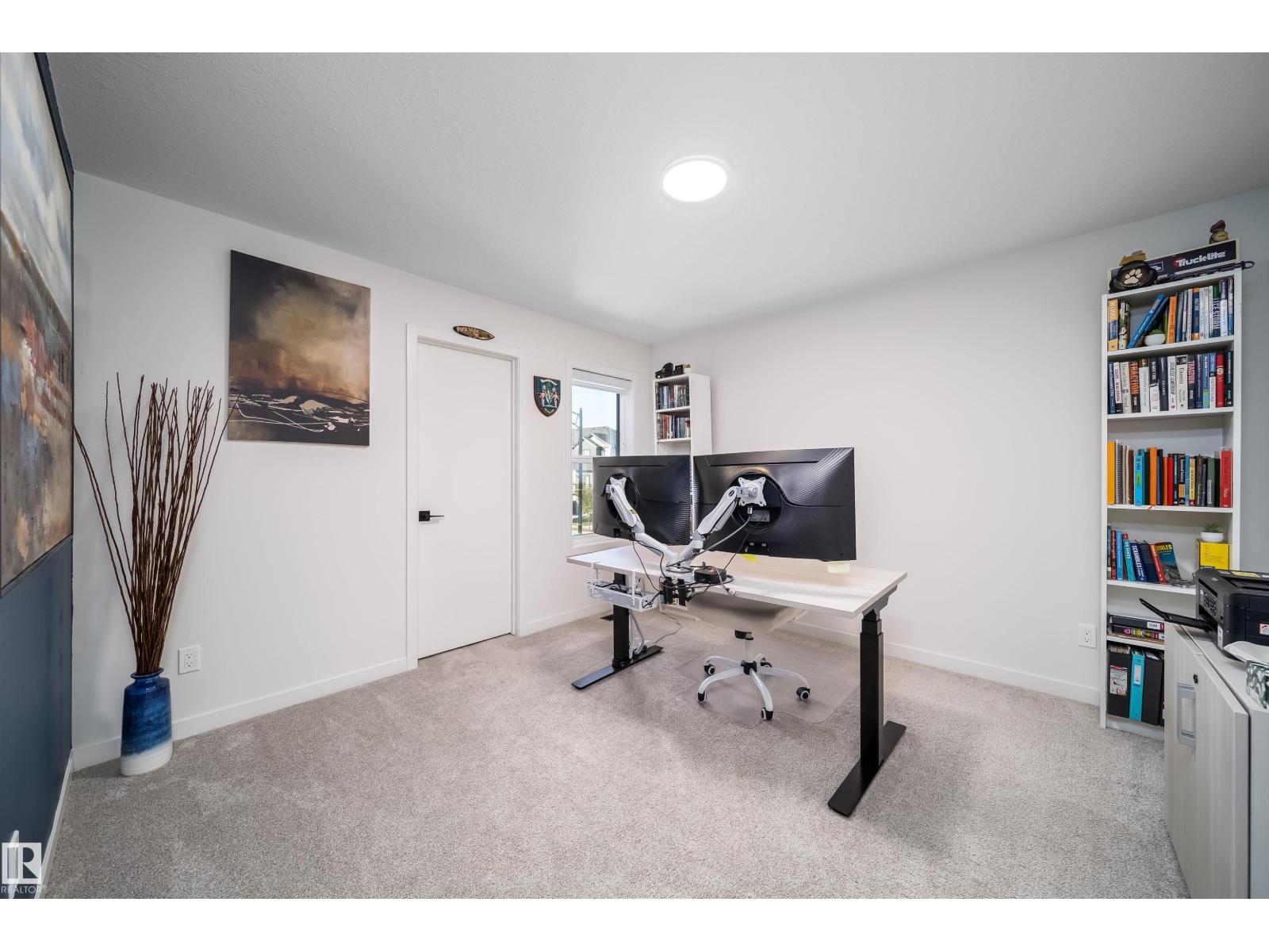 15844 25 AV SW