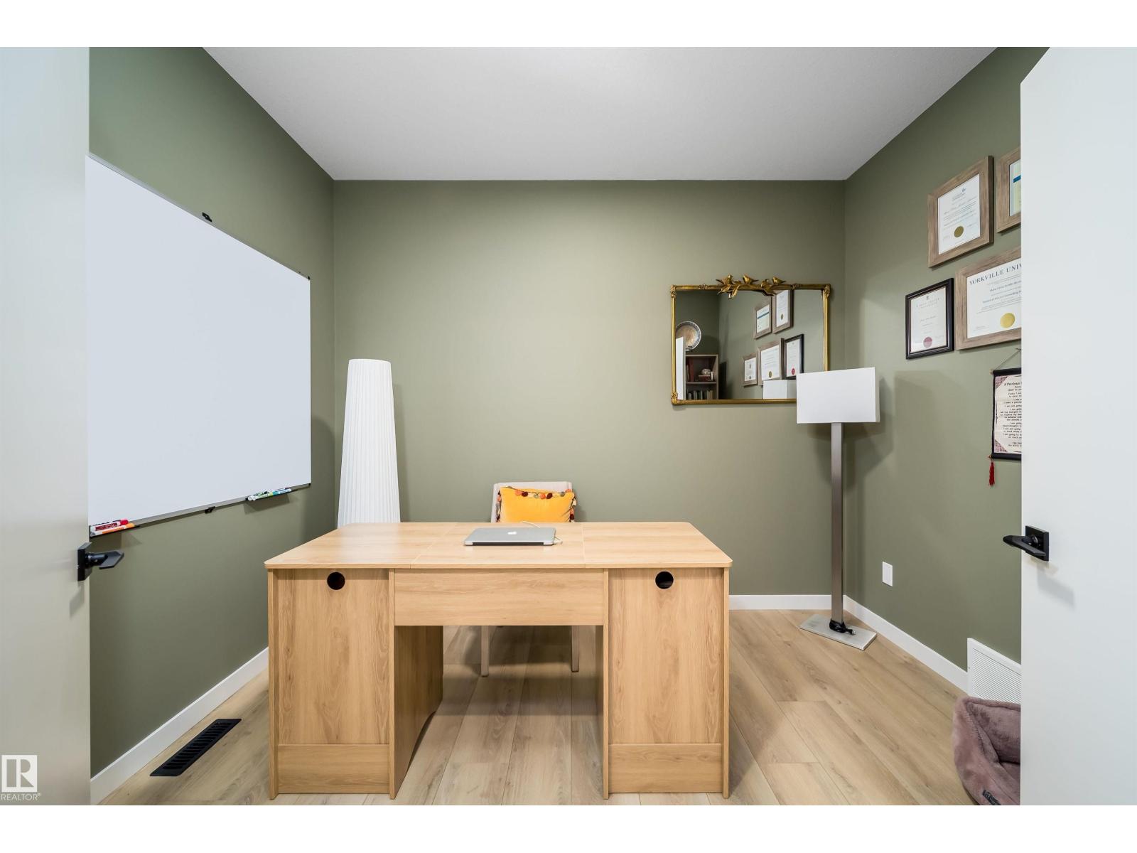 15844 25 AV SW