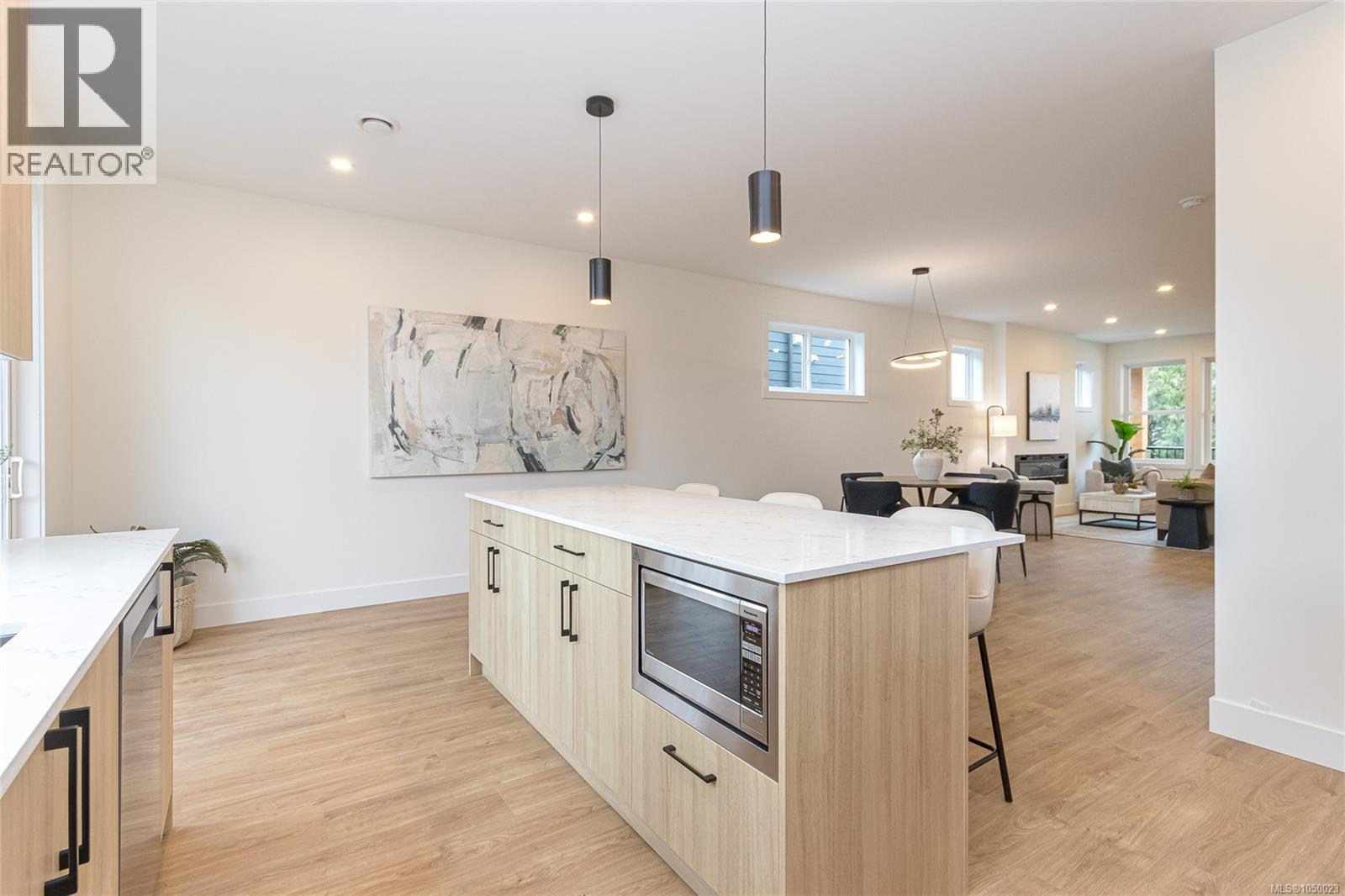 B 2235 Shelbourne St, Victoria, British Columbia  V8R 4L2 - Photo 14 - 1050023