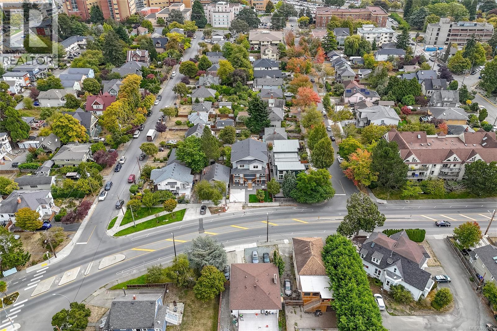 B 2235 Shelbourne St, Victoria, British Columbia  V8R 4L2 - Photo 32 - 1050023