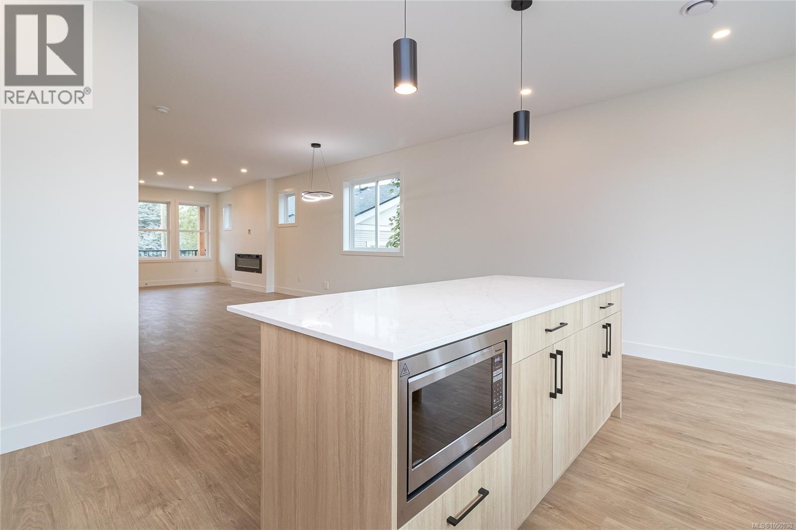 A 2235 Shelbourne St, Victoria, British Columbia  V8R 4L2 - Photo 14 - 1050038