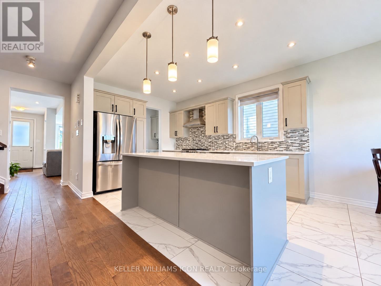 306 Memorial Grove, Ottawa, Ontario  K1X 0C8 - Photo 4 - X13805174