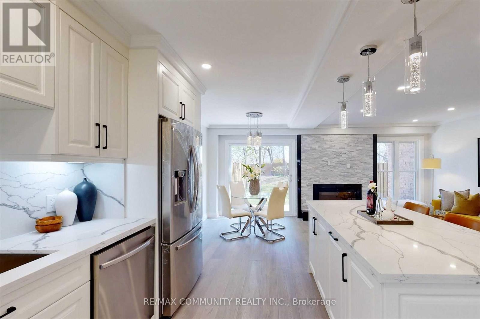 1216 Charlotte Circle, Pickering, Ontario  L1V 3P8 - Photo 6 - E13806322