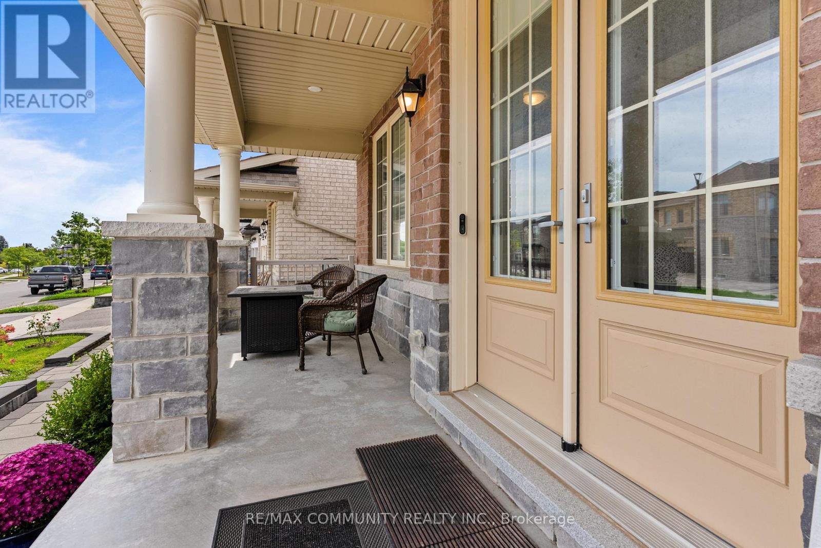 2511 Florentine Place, Pickering, Ontario  L1X 0H3 - Photo 4 - E13806346