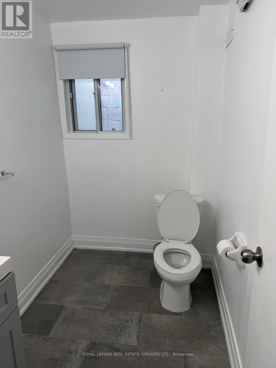 Upper - 1226 King Street W, Toronto, Ontario  M6K 1G4 - Photo 17 - W13806320