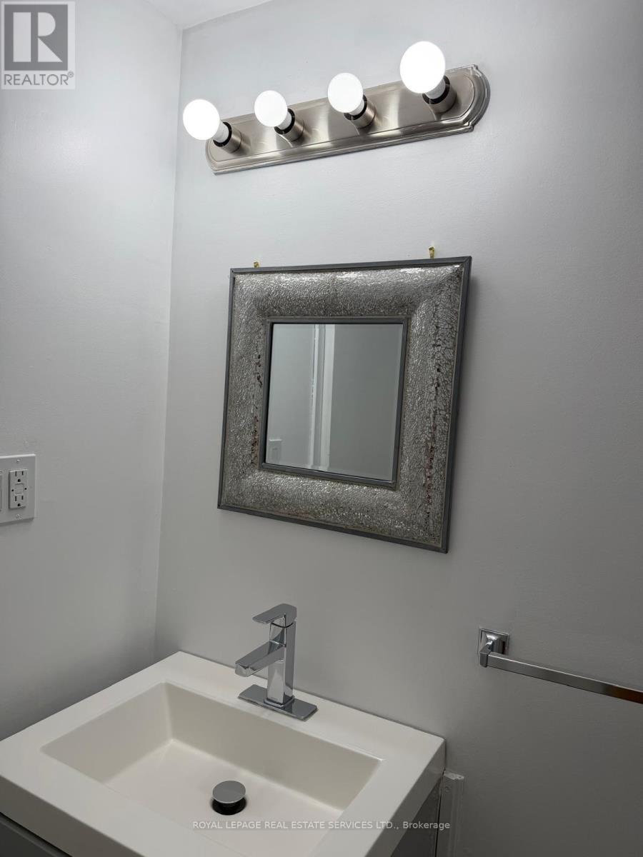 Upper - 1226 King Street W, Toronto, Ontario  M6K 1G4 - Photo 18 - W13806320