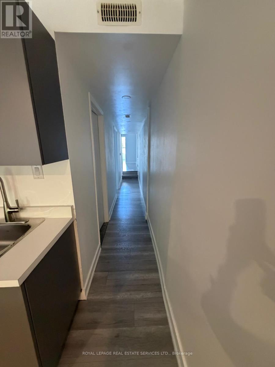 Upper - 1226 King Street W, Toronto, Ontario  M6K 1G4 - Photo 8 - W13806320