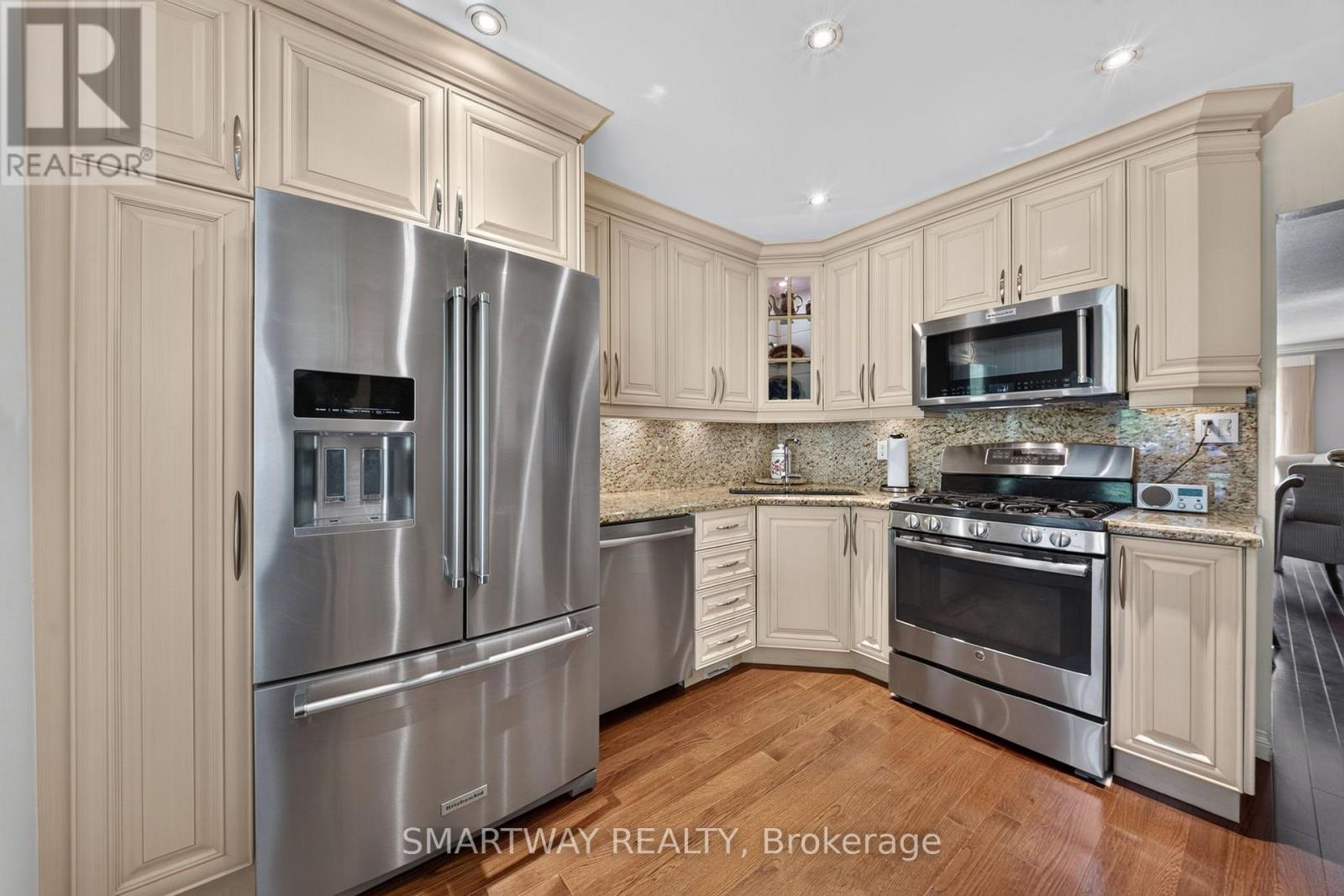 102 Rawling Crescent, Brampton, Ontario  L6Z 1N8 - Photo 11 - W13806334