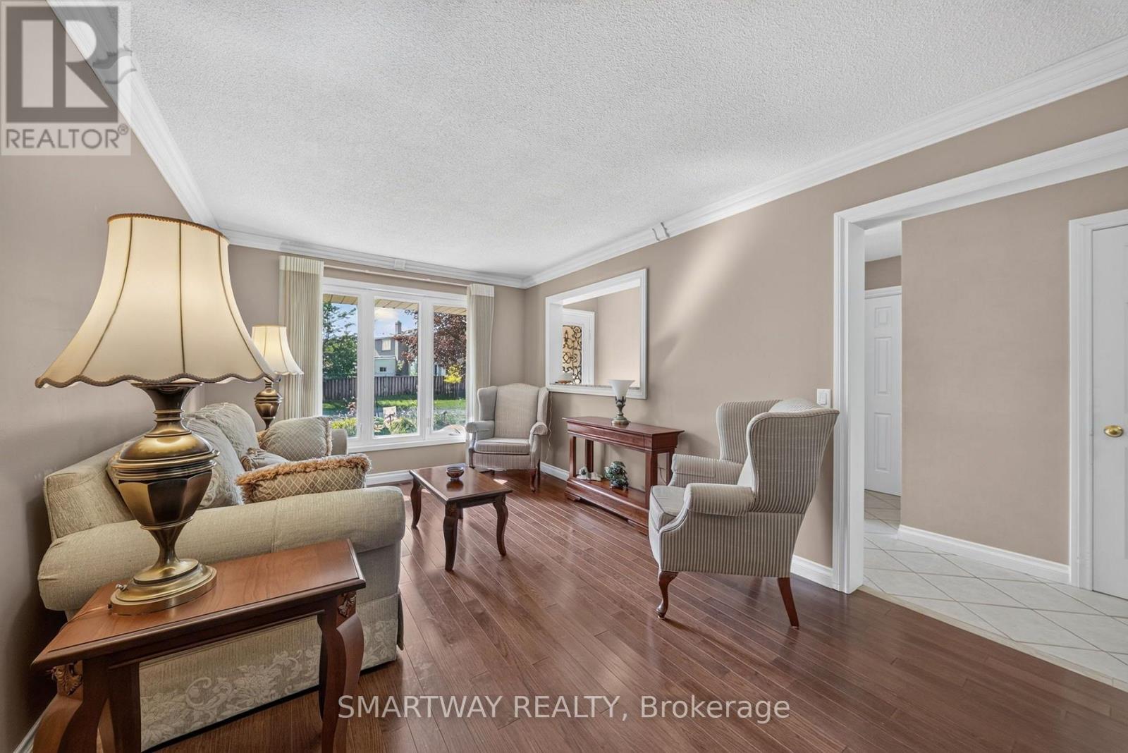 102 Rawling Crescent, Brampton, Ontario  L6Z 1N8 - Photo 4 - W13806334