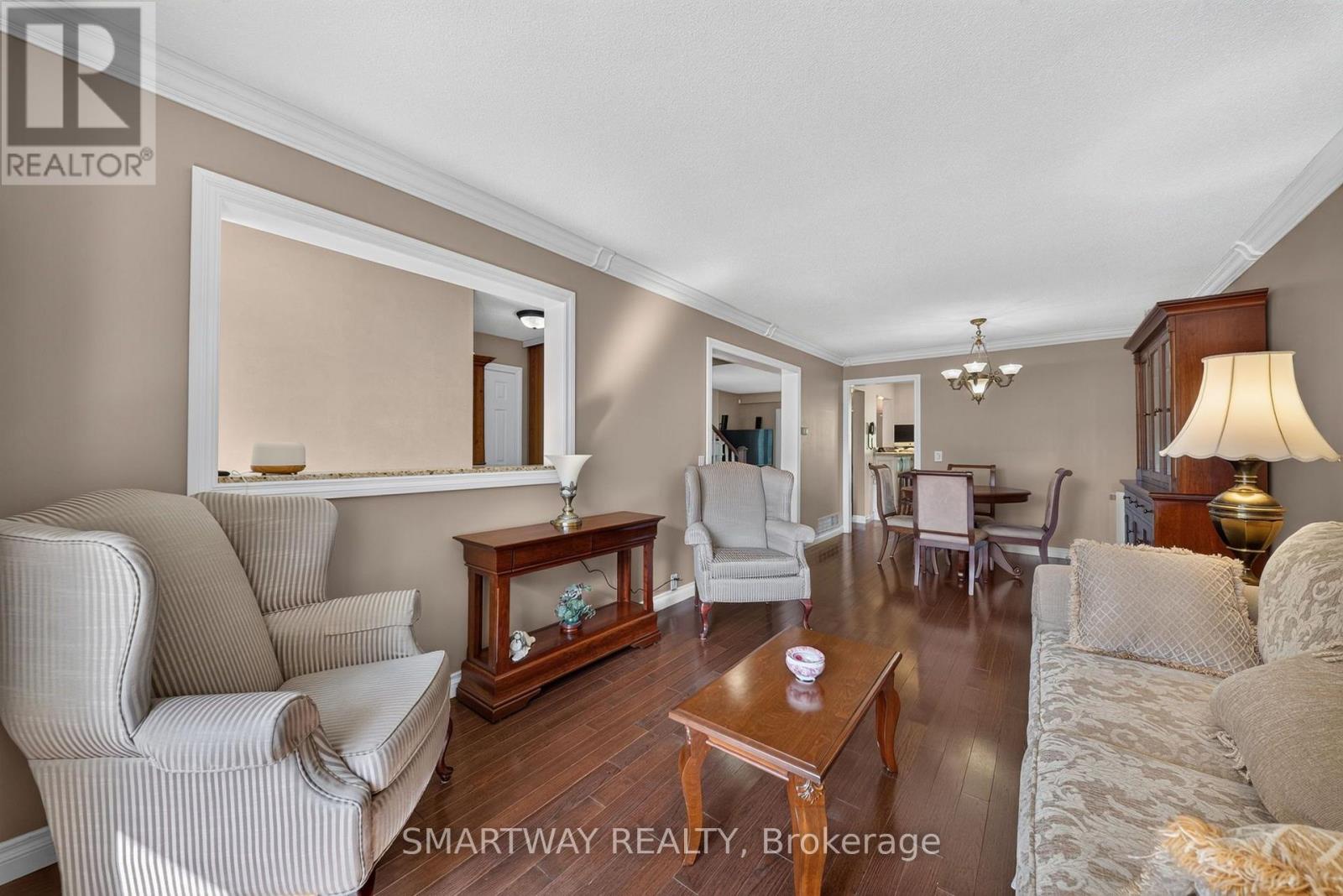 102 Rawling Crescent, Brampton, Ontario  L6Z 1N8 - Photo 5 - W13806334