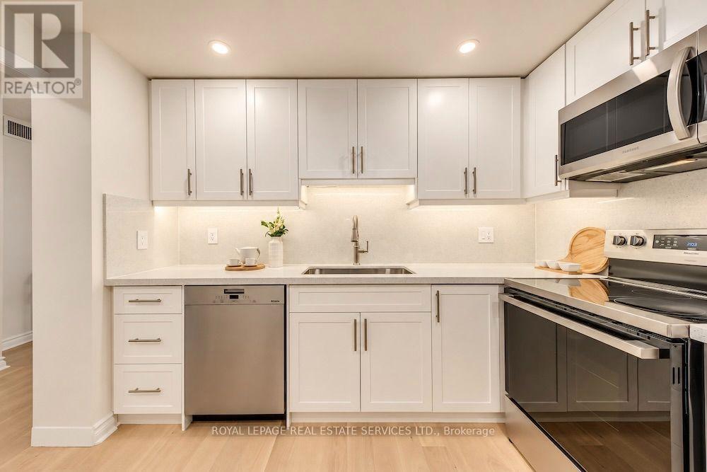 403 - 1 Ripley Avenue, Toronto, Ontario  M6S 4Z6 - Photo 12 - W13806352