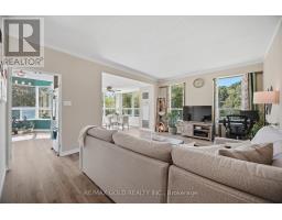 112 - 6 HUMBERLINE DRIVE, Toronto, Ontario
