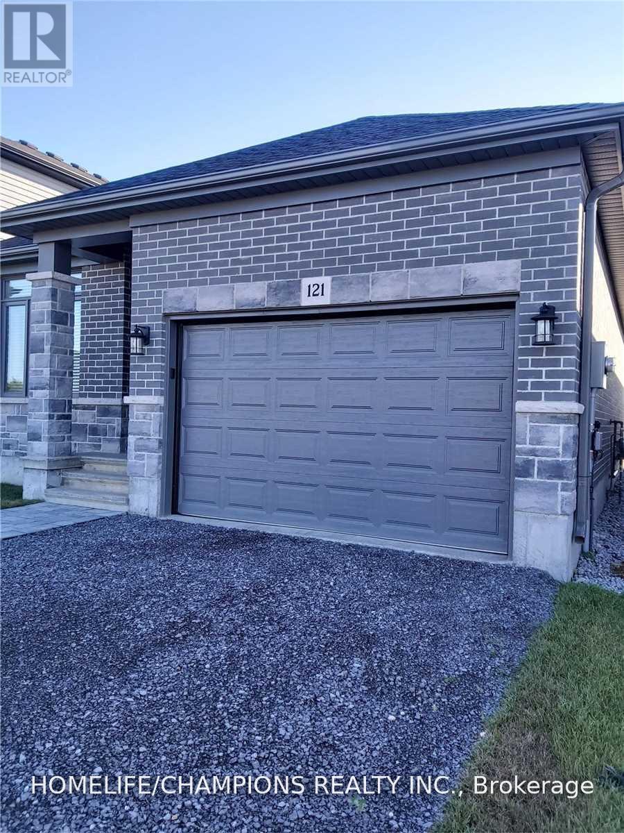 121 ESSEX DRIVE, Belleville, Ontario
