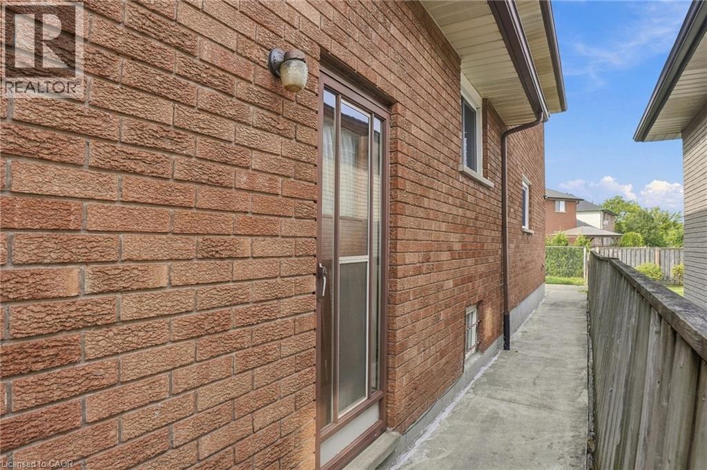 42 Lasila Court, Hamilton, Ontario  L9C 7B6 - Photo 50 - 40864763