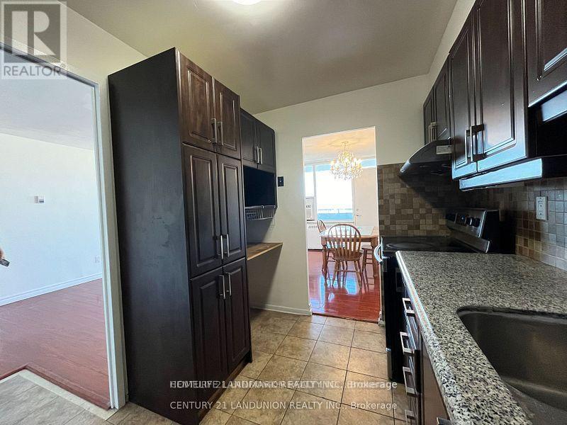 1702 - 10 Parkway Forest Drive, Toronto, Ontario  M2J 1L3 - Photo 4 - C13806364