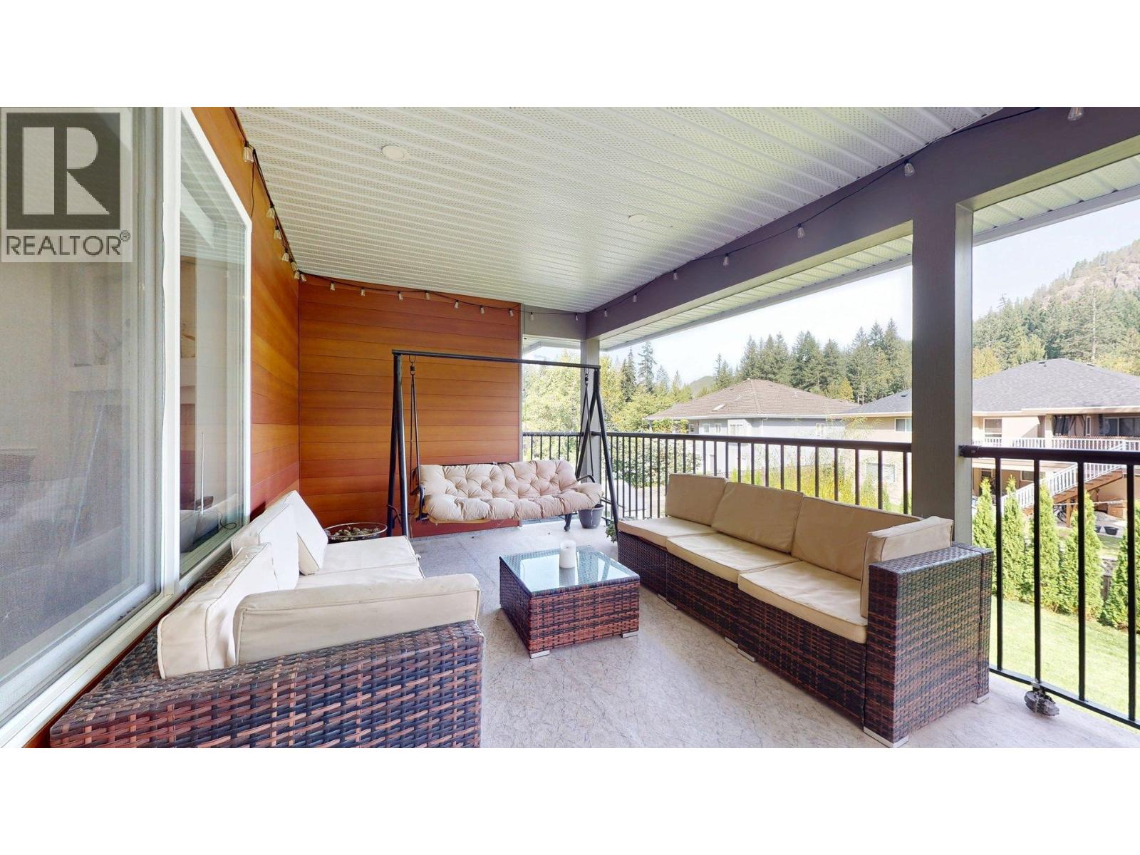 2015 Balsam Way, Squamish, British Columbia  V8B 0W1 - Photo 10 - R3164691